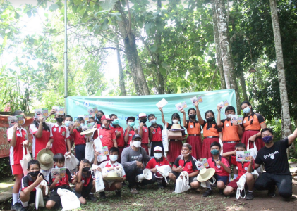Menanam Pohon Bareng IDEP di Jembrana, Bali