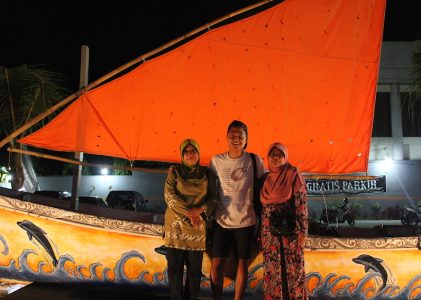 Kereta Api Itu Mengantar Kami Sampai Rumah