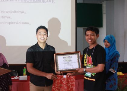 Berbagi Bersama IMUIJOMBANG & Siswa Siswi SMA Jombang